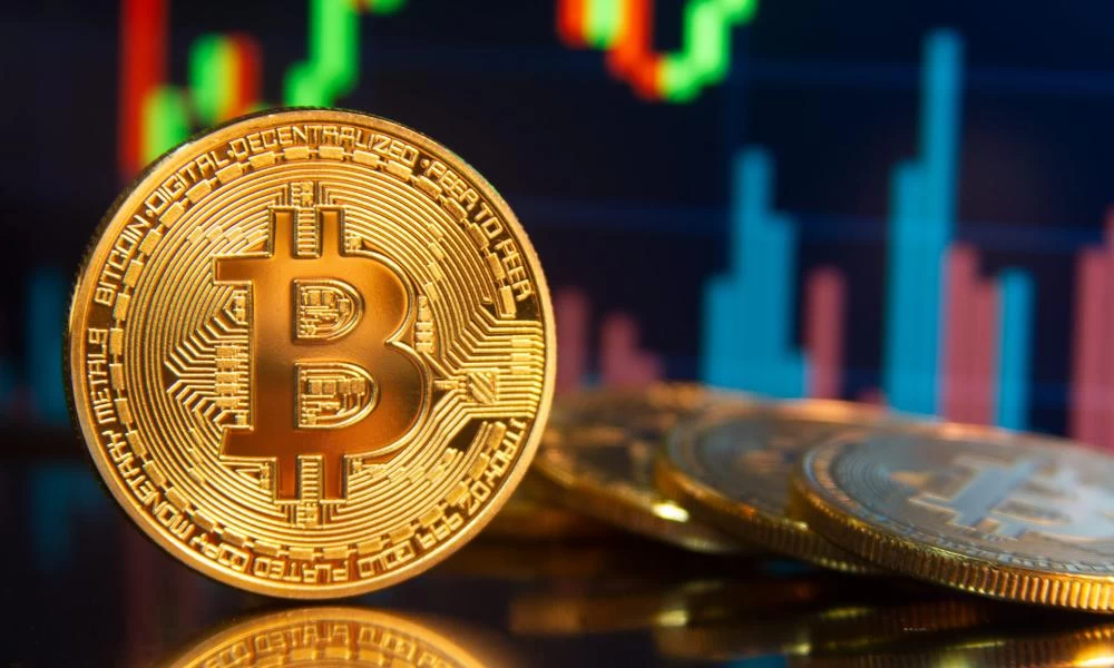 Κοντά στα 57.000 δολάρια διαπραγματεύεται το Bitcoin